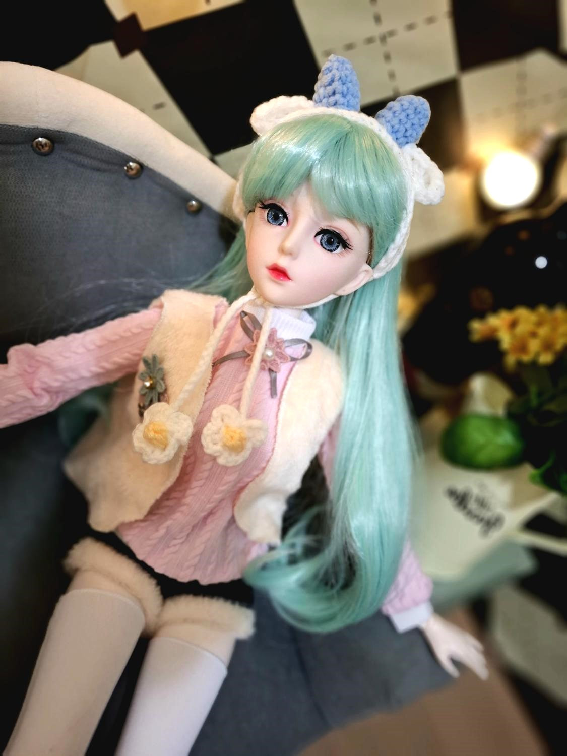 Mint Hair Girl in Pink Cardigan Top Jeans Shorts 1/3 60cm BJD Doll