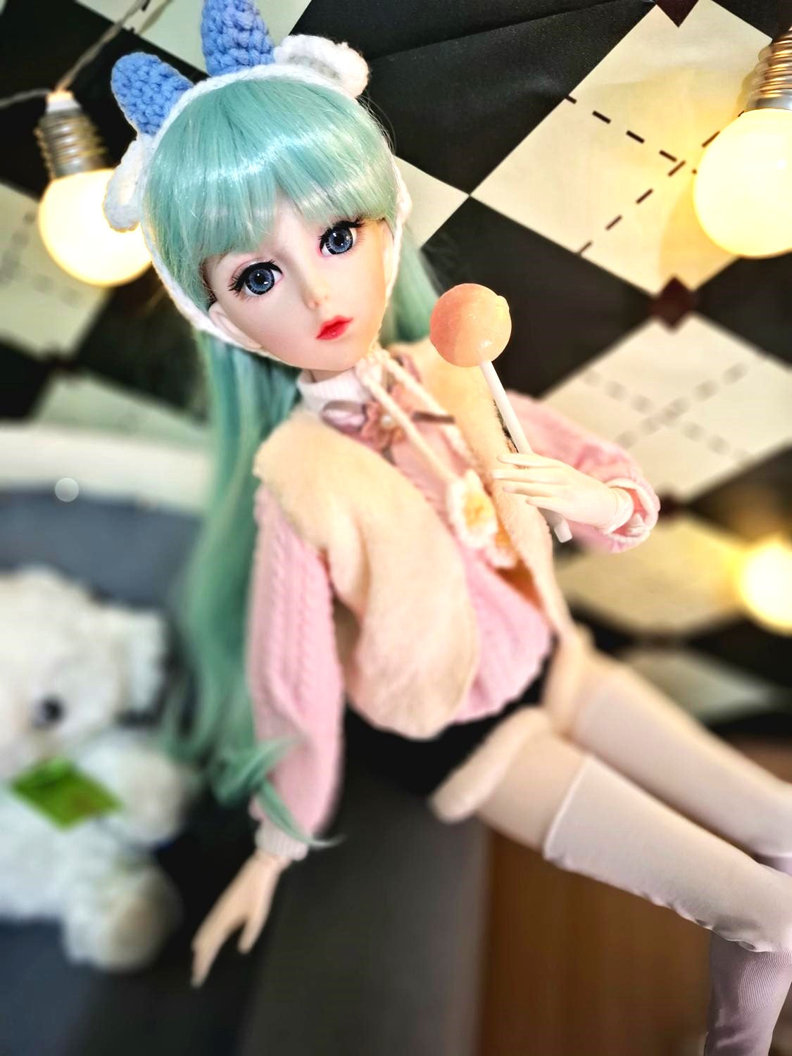 Mint Hair Girl in Pink Cardigan Top Jeans Shorts 1/3 60cm BJD Doll