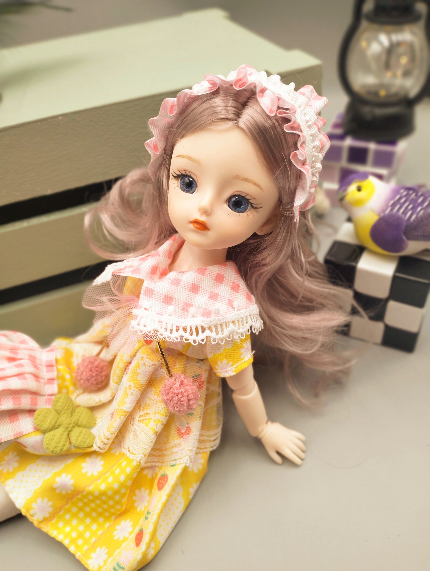 Lovely ocean blue eyes girl in pretty yellow dress 30cm BJD Doll