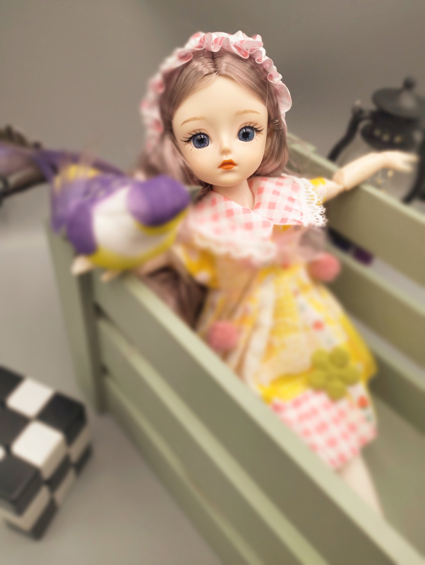 Lovely ocean blue eyes girl in pretty yellow dress 30cm BJD Doll