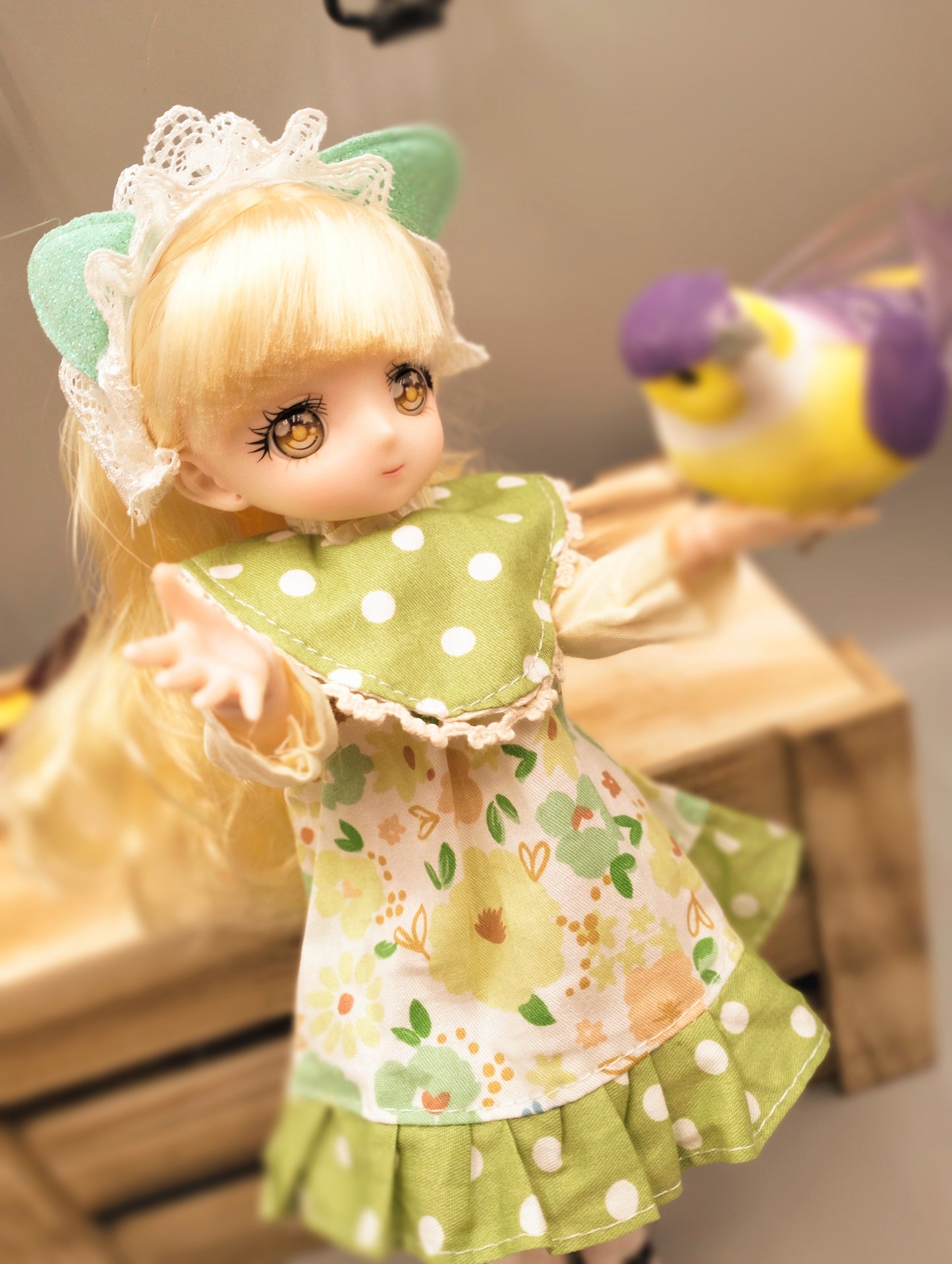 Anime Manga blonde girl with hazel eyes in green dress 30cm BJD doll